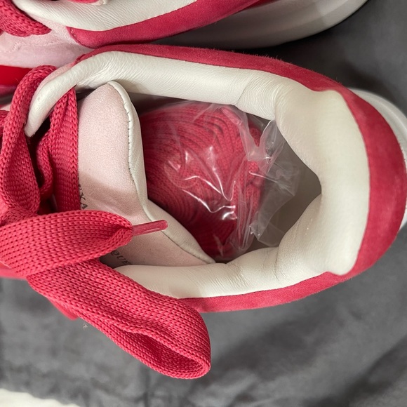 Alexander McQueen pink suede sneakers size 37.5 - Picture 3 of 8